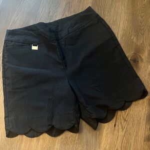 LuluB Women’s Black Scallop Bottom Shorts 10